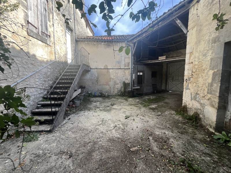 Vente Maison CHATEAUNEUF SUR CHARENTE - 9 pièces -255 m² - (16120)