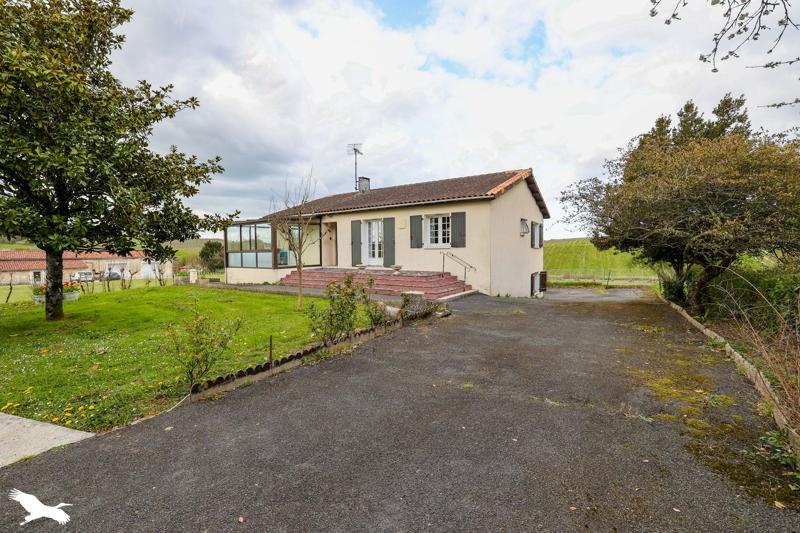 Vente Maison BELLEVIGNE - 6 pièces -135 m² - (16120)