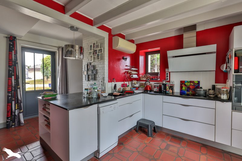 Vente Maison MOSNAC ST SIMEUX - 8 pièces -210 m² - (16120)