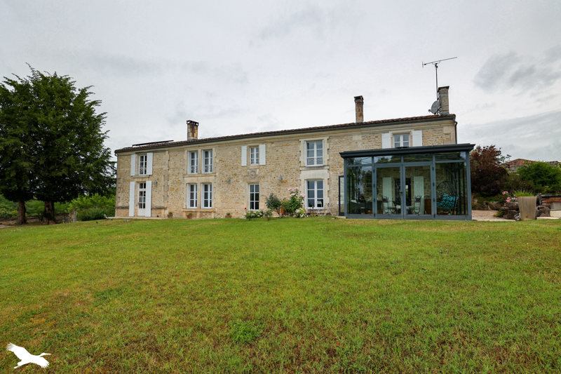 Vente Maison MOSNAC ST SIMEUX - 8 pièces -210 m² - (16120)
