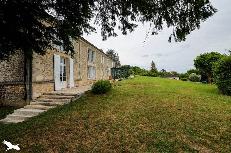 Vente Maison MOSNAC ST SIMEUX - 8 pièces -210 m² - (16120)