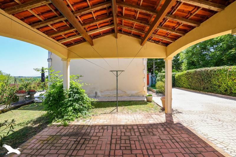 Vente Maison MOSNAC ST SIMEUX - 5 pièces -132 m² - (16120)
