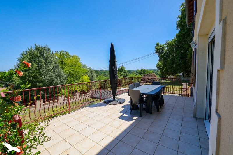 Vente Maison MOSNAC ST SIMEUX - 5 pièces -132 m² - (16120)