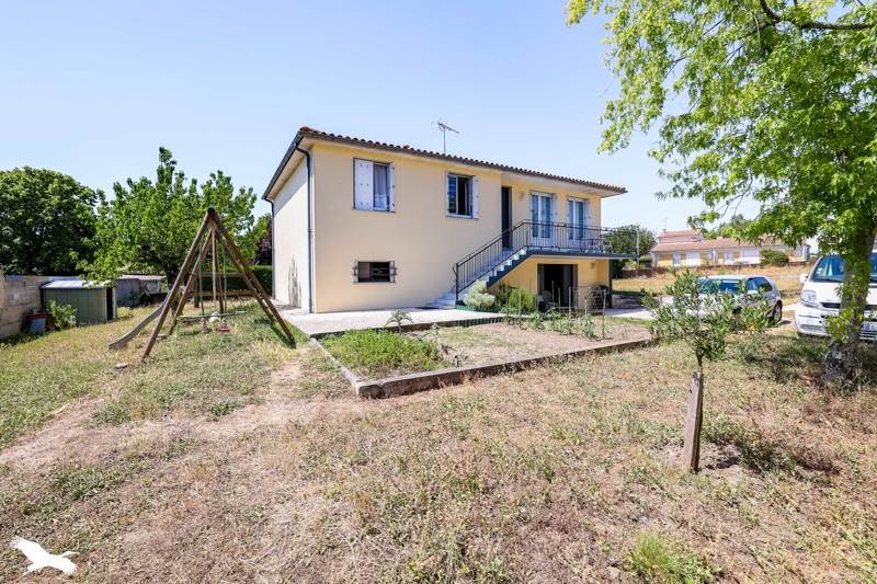 Vente Maison CHATEAUNEUF SUR CHARENTE - 5 pièces -120 m² - (16120)