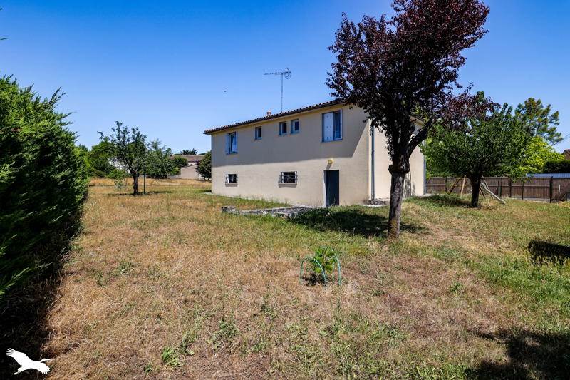 Vente Maison CHATEAUNEUF SUR CHARENTE - 5 pièces -120 m² - (16120)