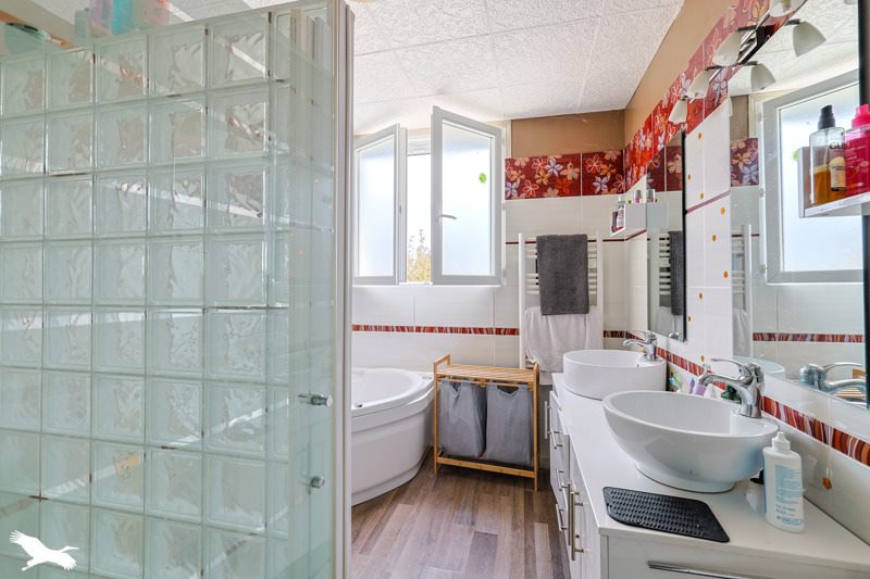 Vente Maison CHATEAUNEUF SUR CHARENTE - 3 pièces -135 m² - (16120)