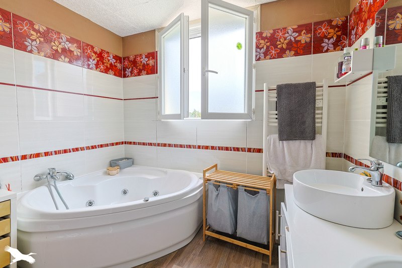 Vente Maison Châteauneuf-sur-Charente - 3 pièces -135 m² - (16120)