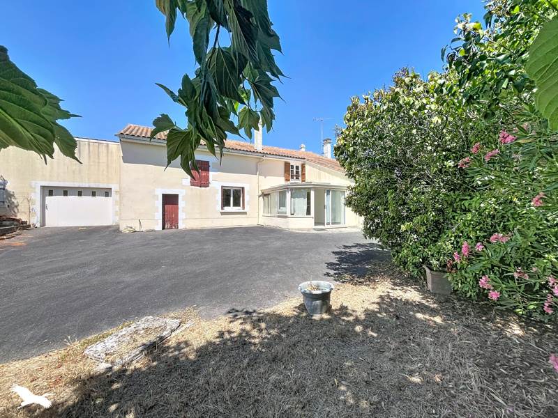 Vente Maison HIERSAC - 6 pièces -113 m² - (16290)