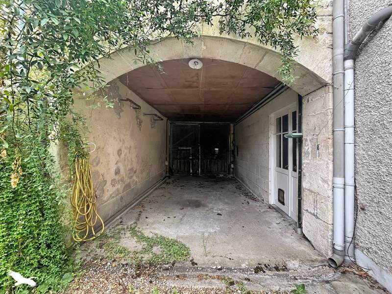 Vente Maison CHATEAUNEUF SUR CHARENTE - 8 pièces -191 m² - (16120)
