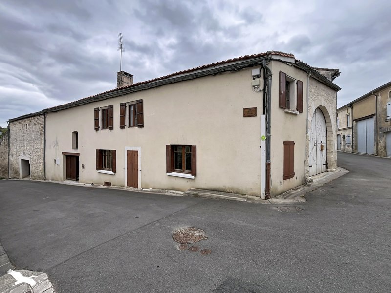 Vente Maison BASSAC - 5 pièces -79 m² - (16120)