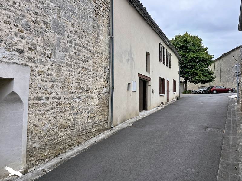 Vente Maison BASSAC - 5 pièces -79 m² - (16120)