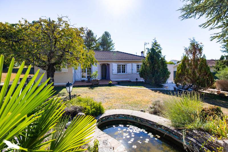 Vente Maison Châteauneuf-sur-Charente 16120 5 pièces - 113 m²