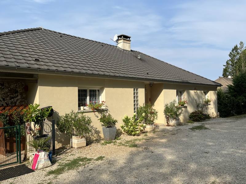 Vente Maison ST CYR LA ROCHE - 8 pièces -205 m² - (19130)