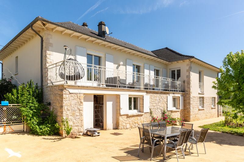 Vente Maison ST AULAIRE - 6 pièces -267 m² - (19130)