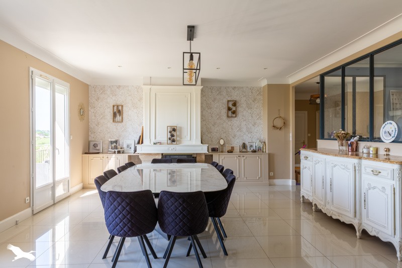 Vente Maison ST AULAIRE - 6 pièces -267 m² - (19130)