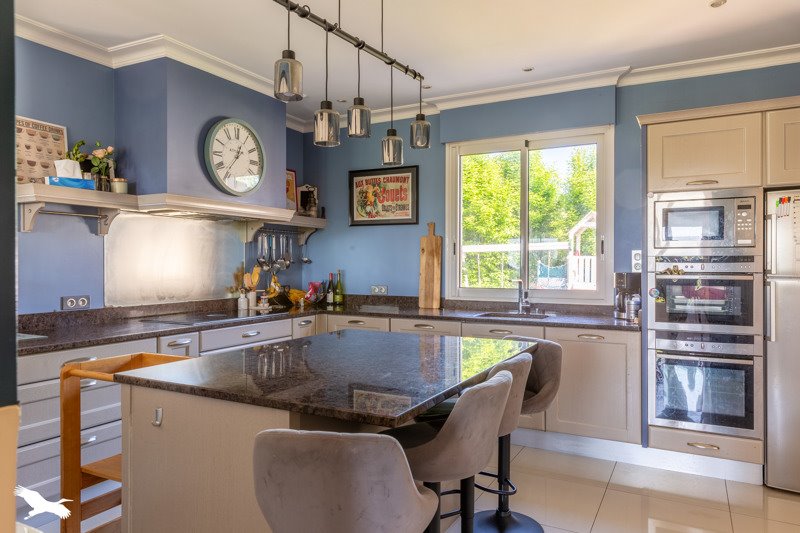 Vente Maison ST AULAIRE - 6 pièces -267 m² - (19130)