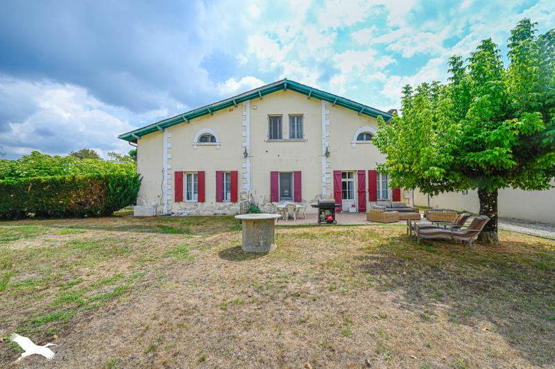 Vente Maison MARCHEPRIME - 8 pièces -249 m² - (33380)