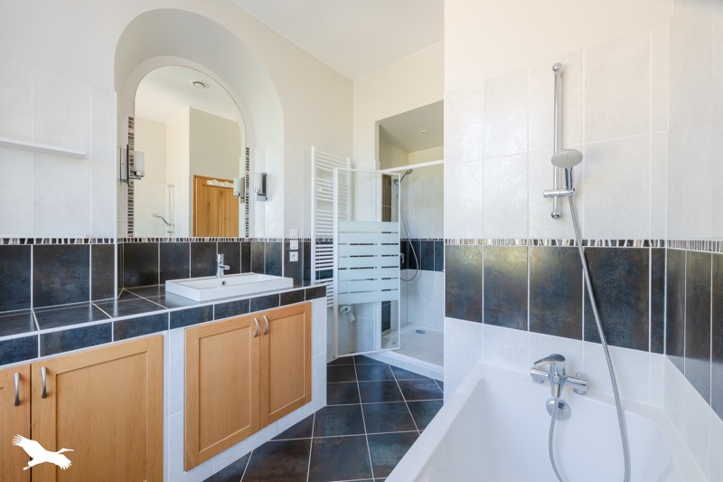 Vente Maison NEAUPHLE LE CHATEAU - 6 pièces -165 m² - (78640)