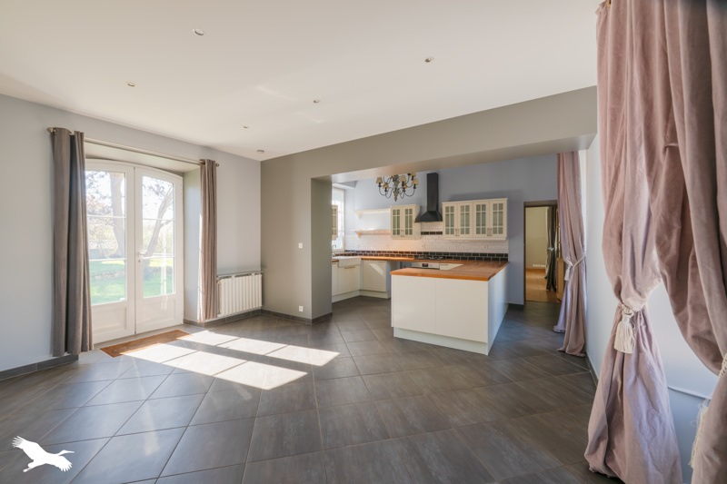 Vente Maison NEAUPHLE LE CHATEAU - 6 pièces -165 m² - (78640)