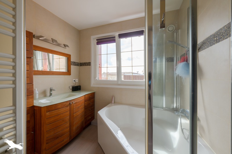 Vente Maison NEAUPHLE LE CHATEAU - 6 pièces -150 m² - (78640)