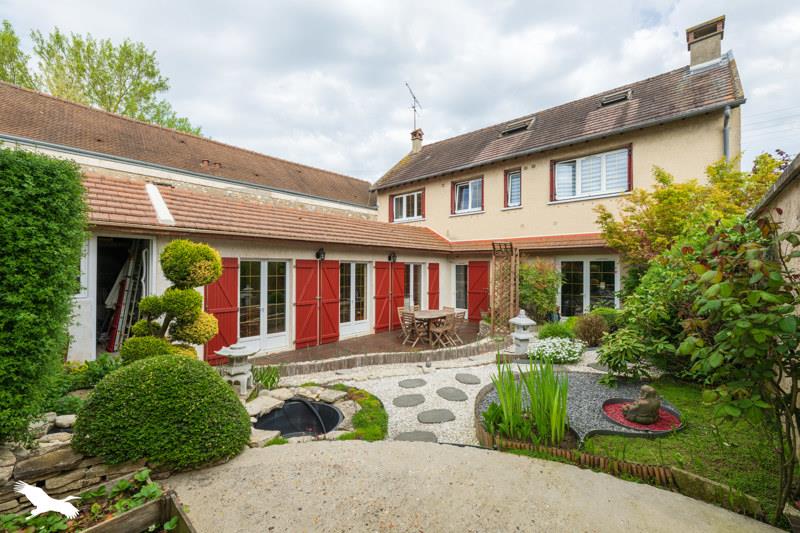 Vente Maison NEAUPHLE LE CHATEAU - 6 pièces -150 m² - (78640)