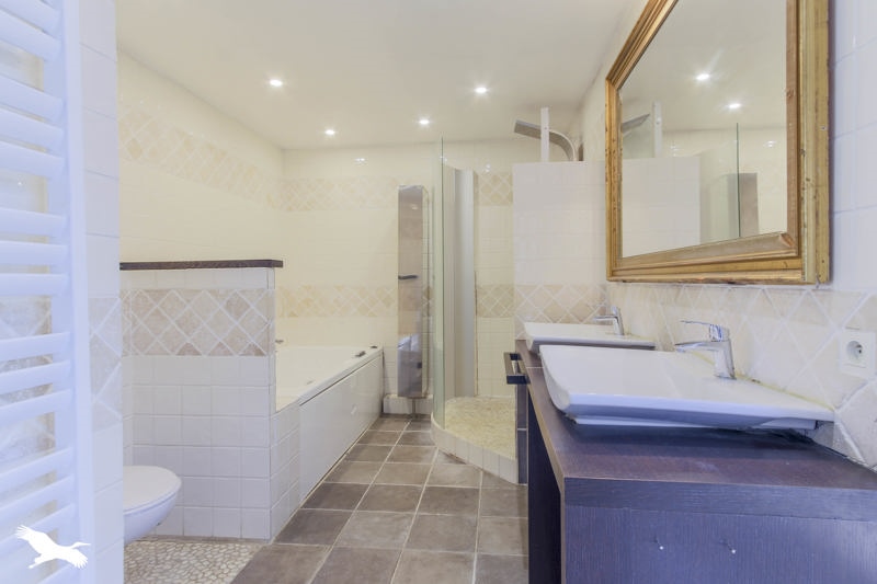 Vente Maison NEAUPHLE LE VIEUX - 8 pièces -222 m² - (78640)