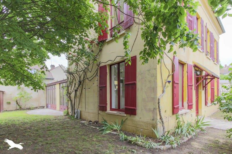 Vente Maison NEAUPHLE LE VIEUX - 8 pièces -222 m² - (78640)