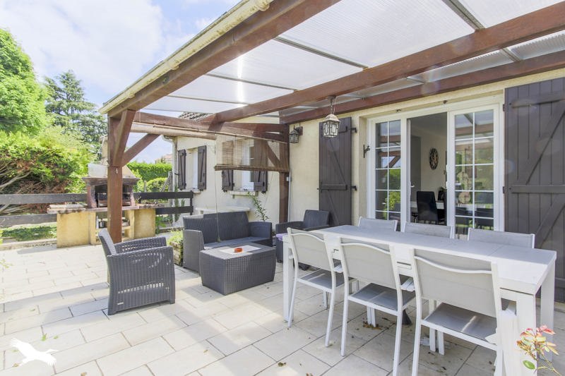 Vente Maison NEAUPHLE LE CHATEAU - 6 pièces -133 m² - (78640)