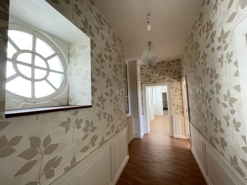 Vente Maison ISSOUDUN - 6 pièces -214 m² - (36100)