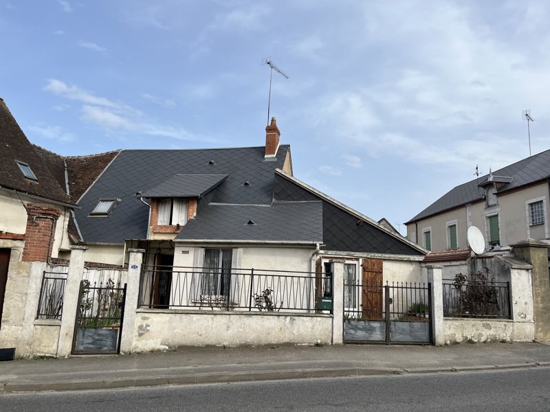 Vente Maison CHAROST - 7 pièces -97 m² - (18290)
