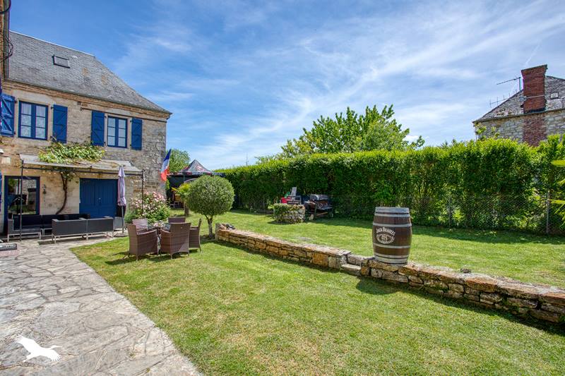 Vente Maison LE VIGNON EN QUERCY - 5 pièces -174 m² - (46110)