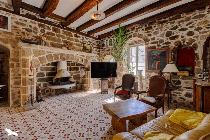 Vente Maison BEAULIEU SUR DORDOGNE - 8 pièces -360 m² - (19120)