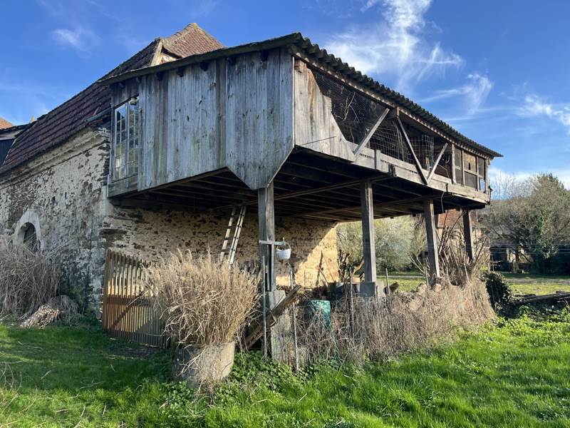 Vente Grange GAGNAC SUR CERE - 2 pièces -200 m² - (46130)