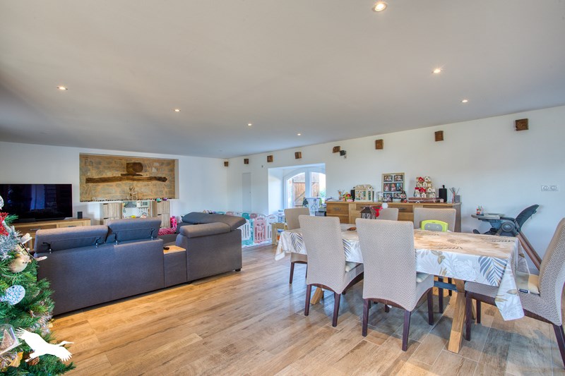 Vente Maison VEGENNES - 6 pièces -194 m² - (19120)