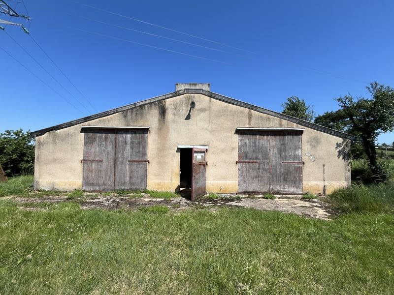 Vente Grange QUEYSSAC LES VIGNES - 1 pièce -180 m² - (19120)
