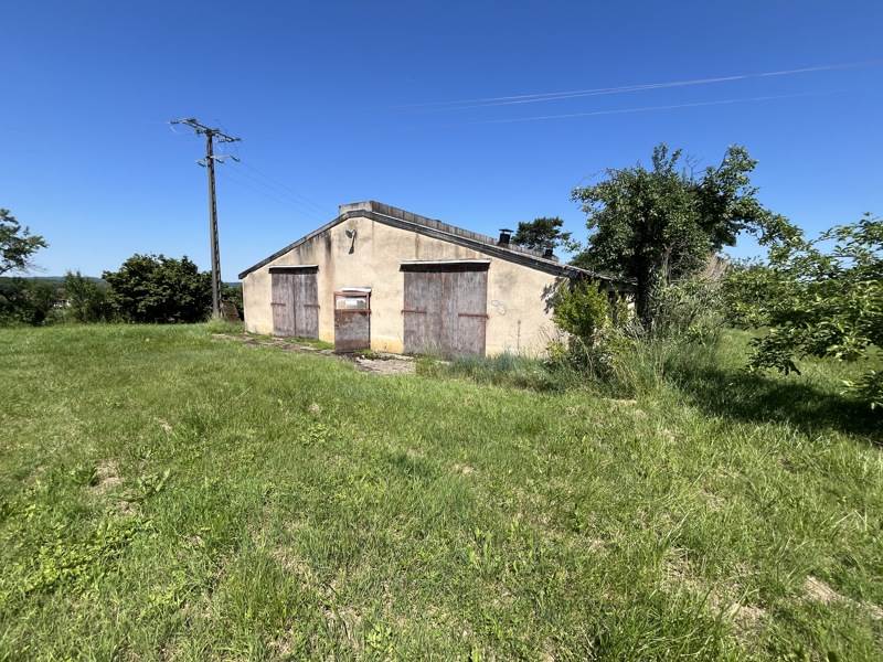 Vente Grange QUEYSSAC LES VIGNES - 1 pièce -180 m² - (19120)