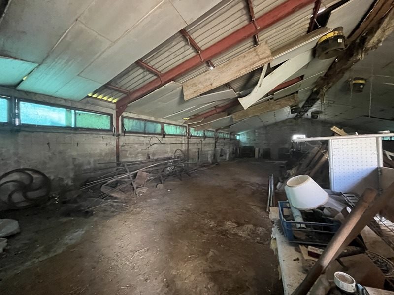 Vente Grange QUEYSSAC LES VIGNES - 1 pièce -180 m² - (19120)