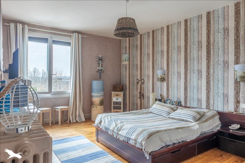 Vente Maison LUBERSAC - 5 pièces -240 m² - (19210)