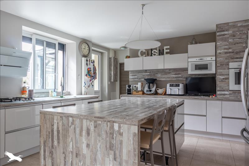 Vente Maison LUBERSAC - 5 pièces -240 m² - (19210)