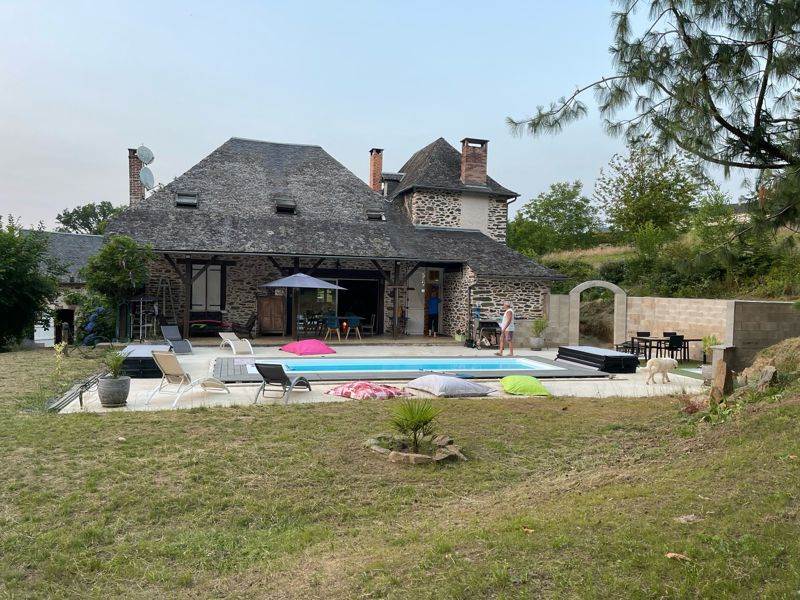 Vente Maison UZERCHE - 6 pièces -211 m² - (19140)