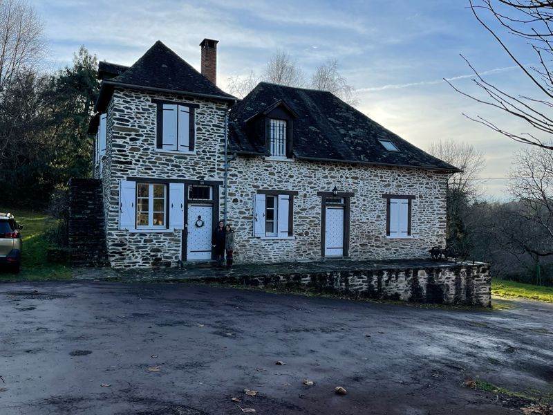 Vente Maison UZERCHE - 6 pièces -211 m² - (19140)