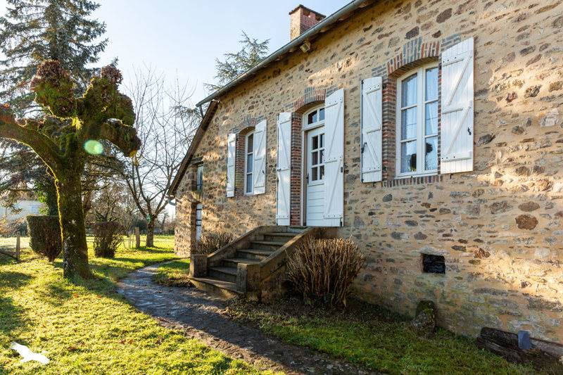 Vente Maison CONDAT SUR GANAVEIX - 6 pièces -90 m² - (19140)