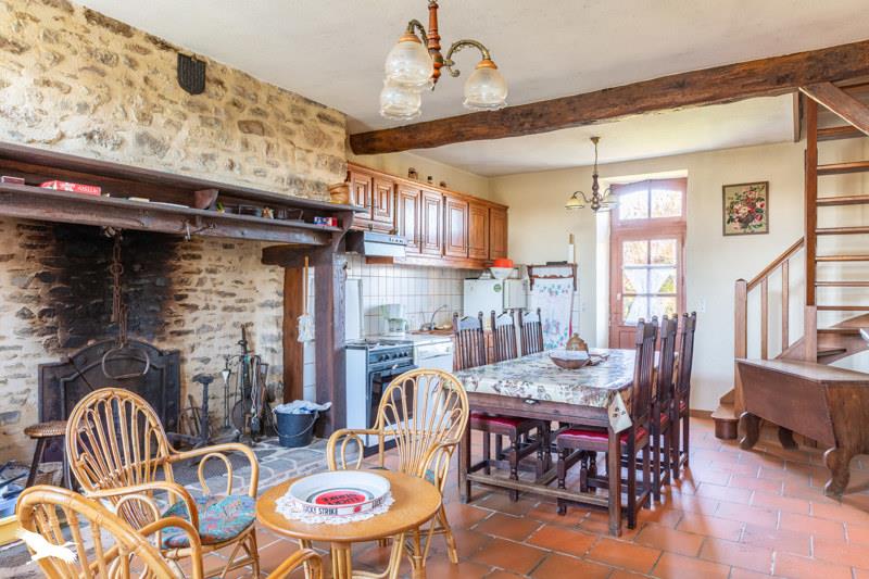 Vente Maison CONDAT SUR GANAVEIX - 6 pièces -90 m² - (19140)