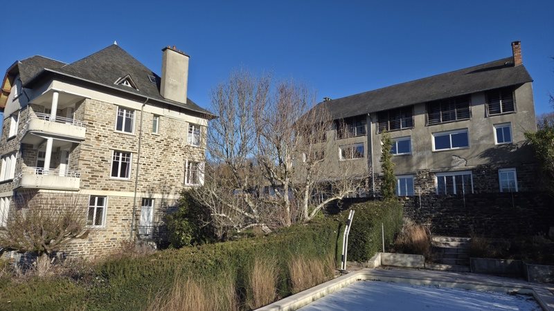 Vente Maison UZERCHE - 16 pièces -386 m² - (19140)