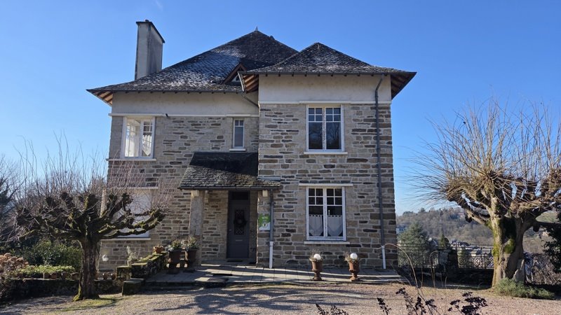 Vente Maison UZERCHE - 10 pièces -300 m² - (19140)