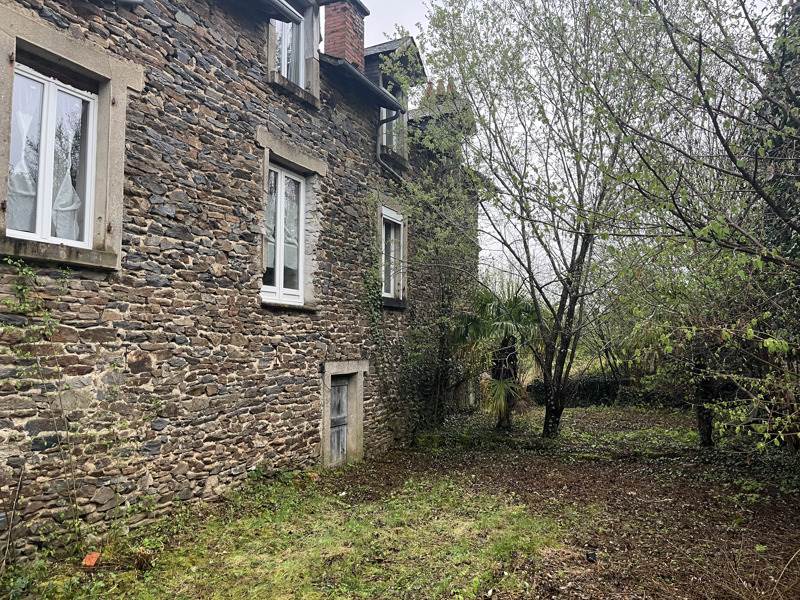 Vente Maison UZERCHE - 12 pièces -235,3 m² - (19140)