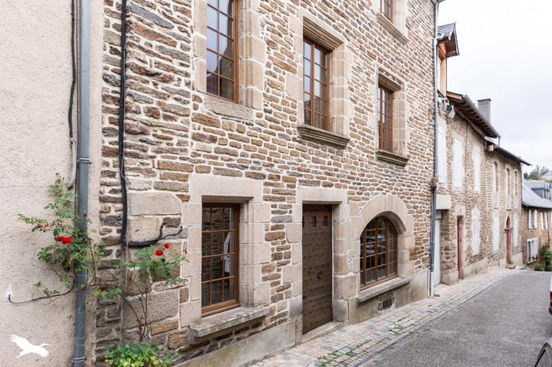 Vente Maison UZERCHE - 7 pièces -276 m² - (19140)