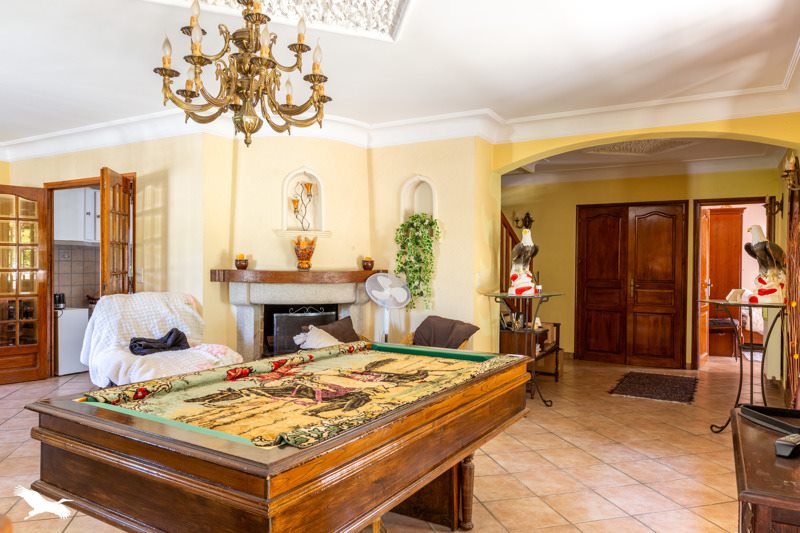 Vente Maison ST YBARD - 8 pièces -280 m² - (19140)