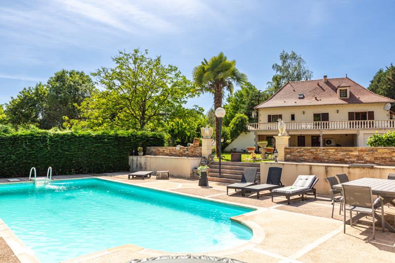 Vente Maison ST YBARD - 8 pièces -280 m² - (19140)