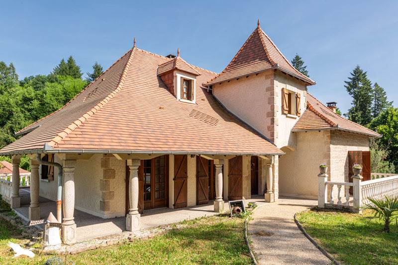 Vente Maison ST YBARD - 8 pièces -280 m² - (19140)
